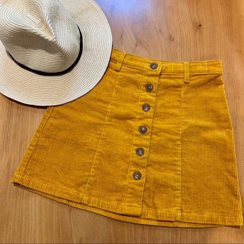 ✨ Forever 21 Corduroy Button Front Mini Skirt in Mustard Yellow - S